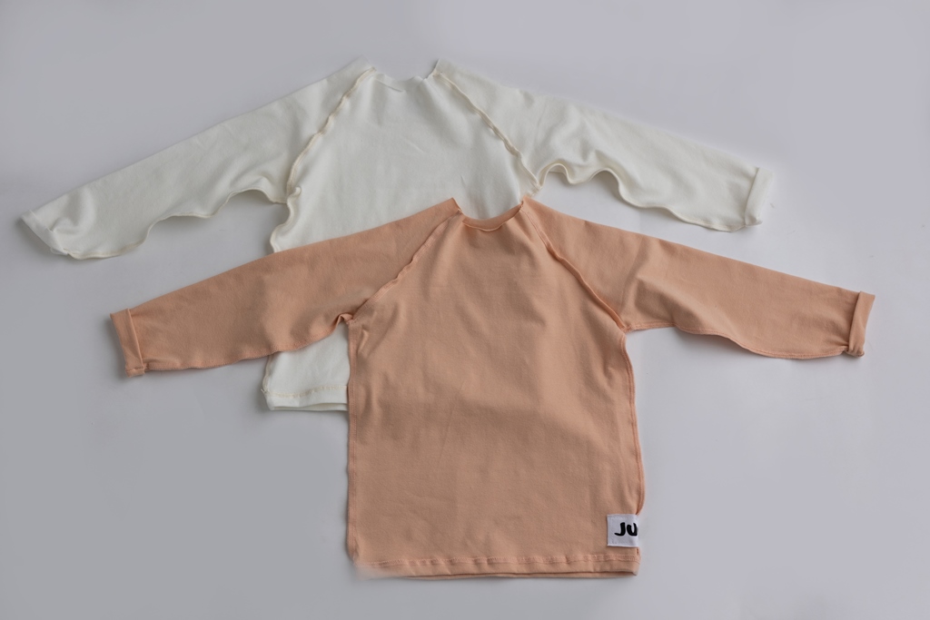 TRIČKÁ, NÁTELNÍKY, MIKINY